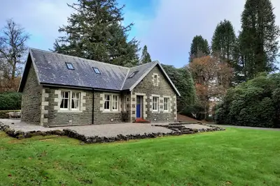 Image de Penninghame West Lodge - a cottage that sleeps 10 guests in 5 bedrooms