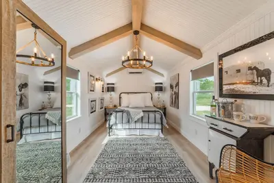 Image de Glamping in Spicewood Tx Hill Country ~ Cabin 3 The Sonnie at Green Acres