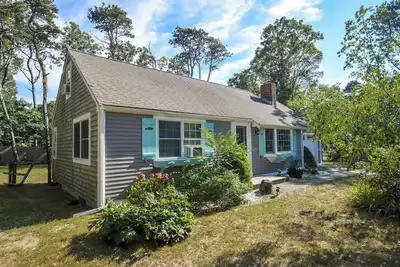 Image de Peace and Quiet & Spacious Back Deck