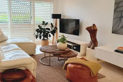 Image de Ocean Sounds Townhouse w/ pool 3 min walk to beach