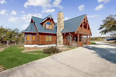 Image de Luxe Lake Living with Bonus Bunk Area & Private Boat Parking - Dogs Welcome