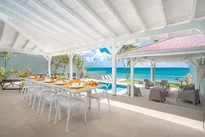 Image de Villa Beach Front House avec piscine et accès direct plage Diamant Martinique