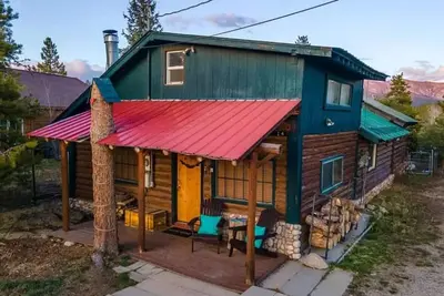 Image de Charming and peaceful cabin retreat near lakes and Rmnp, perfect for groups!