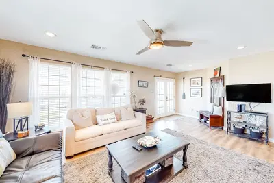 Image de Coastal gem with pool, decks, grill & spacious layout - 3 miles to the beach