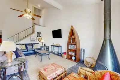 Image de Charming Waterfront Townhouse at Horseshoe Bay w/ Patio
