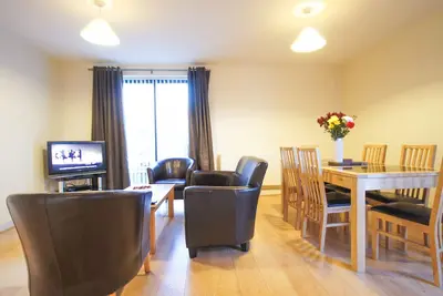 Image de Crompton Court