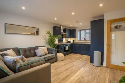 Image de Applewood Ground Floor Apartment is a 2 bedroom with parking in Three Bridges