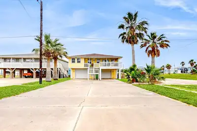 Image de Sunny Upgraded House w/ Water Views - Close to Rockport Beach