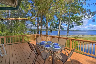 Image de Harstine Island Home: Beautiful Beach & Views