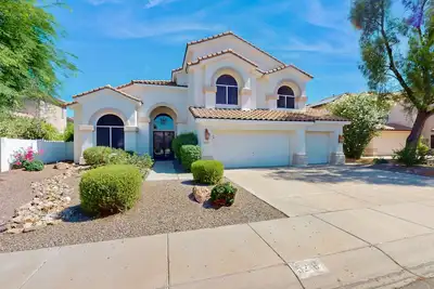 Image de Spectacular 3, 900-square-foot home with heated pool & putting green