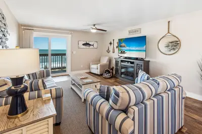 Image de Yc301 Yachtsman * Oceanfront * Community Pool * Walk to Pier, Dining & Shopping