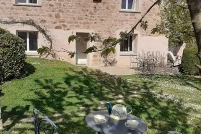 Image de Gîte de charme avec jardin, terrasse et poêle à bois en pleine nature