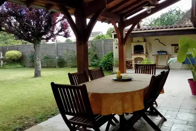 Image de Maison de village avec jardin clos, randonnées, vélos gratuits, cheminée et équipements bébé.