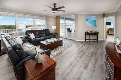 Image de 2, 417 Sq Ft | 4 Bedrooms & 4 Kg Beds | Lazy River