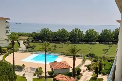 Image de Tres Bel Appartement Acces Direct A La Plage A 100 Mt Avec Piscine