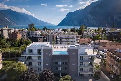 Image de Aris Apartments with Skypool, garage, large balcony, proximity to lake