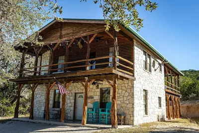 Image de Leakey River Rental, relax in the peaceful hill country or cool off in the river