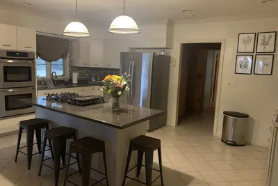 Image de Family Friendly, Home Away From Home!