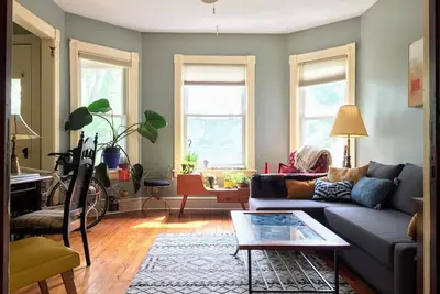 Image de Sunny Spacious 2nd Fl home near Union College, Proctors, Ellis