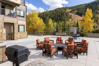 Image de 2 Minute Walk to the Lifts/Spacious Studio/Shared Hot Tub