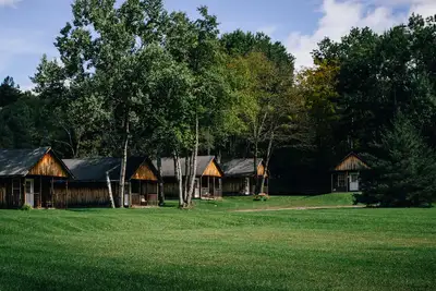 Image de Cozy 1 Room Log Cabin with Bathroom near Ski Resort in Upstate New York