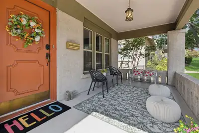 Image de The Groovy Casa, Walk to Dickies Arena & Will Rogers