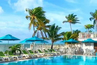 Image de Canal-Front Home with Cabana Club Access