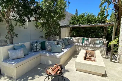 Image de Perfectly located luxurious contemporary 6 bedroom home