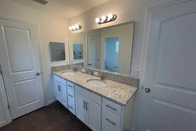 Image de 2 Bedroom all new