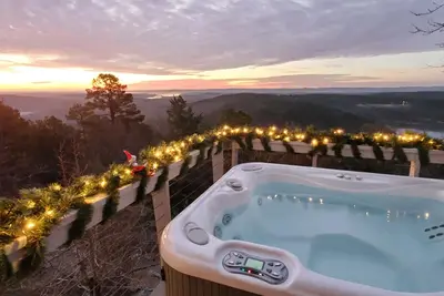 Image de Panoramic Vistas Beautiful Contemporary Mountain Retreat for 1-8 Nature Lovers!