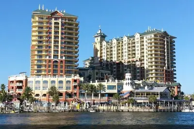 Image de Emerald Grande Resort On Destin Harborwalk  Beach 3 Bdrm Sleeps 8  Na