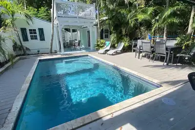 Image de Old Town 4 /4. 5 house with private pool and 2 poolside cottages + outdoor shower