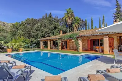 Image de Stylish and Uniquely Located Stone-Built Villa with A/C, Private Pool, Extensive Terraces & Gardens