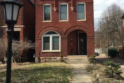 Image de Victorian Condo Downtown Great location Washer/Dryer