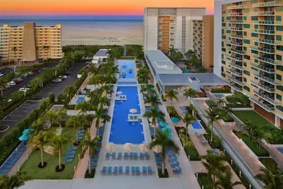 Image de 2 Bedroom 2 Bath Poolside Villa at Marriott Crystal Shores on Marco Island