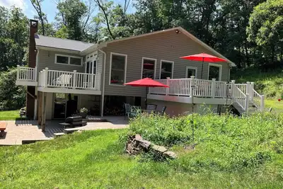Image de Creekside Retreat-spacious cottage nestled in the wildflowers and lush woods