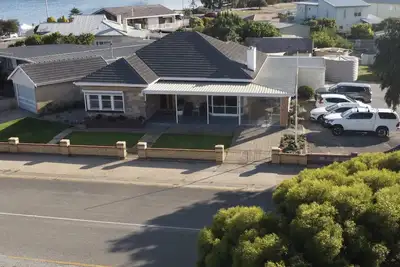Image de Stansbury Holiday Home adjacent to the Caravan Park