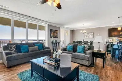 Image de Lake Views, Luxury Condo, Near Silver Dollar City, Free Wifi!