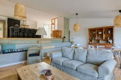 Image de Maison 3 étoiles, piscine chauffée, accès plage privée, 12 couchages, proche lac et forêt
