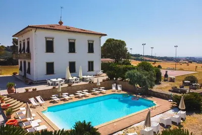 Image de Maison de vacances Pomaia pour 1 - 24 personnes avec 10 chambres à coucher - Maison de vacances