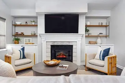 Image de Bellflor Haus, Hot Tub, Fire Pit, Large Backyard!
