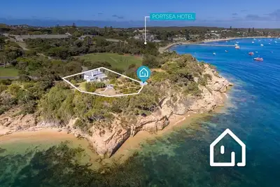 Image de The Clifftop Cottage Portsea | Panoramic Bay Views