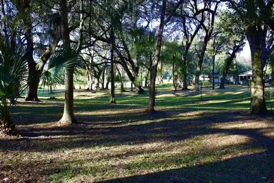 Image de 10 % Discount Cheerful home on 3. 5 acres with plenty parking \/long term rental