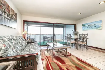 Image de ☘1br❤️InSuite Jacuzzi☀️Waterfront⛱Sunrise Balcony⭐