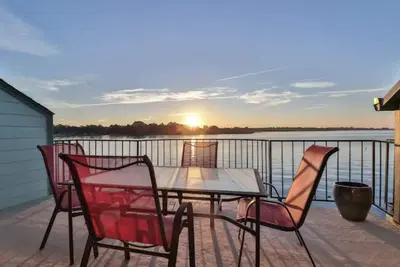 Image de ⛱2br Breathtaking⭐Sunrise Waterfront Balcony☘Condo