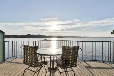 Image de ☘2br Breathtaking⭐Sunrise Waterfront Balcony⭐Condo
