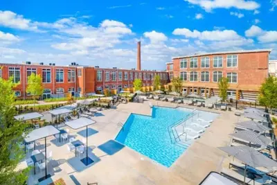 Image de Luxury 1-bedroom apartment with pool