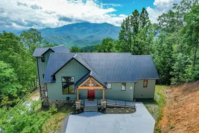 Image de Firefly Haus - Hot Tub, Firepit, 10min to Smokies