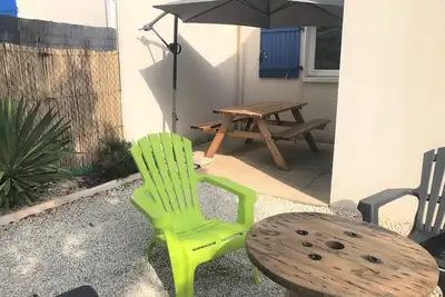 Image de Charmante maisonnette à Longeville-sur-Mer, proche plage, 2 ch, terrasse, parking, vélos bienvenus