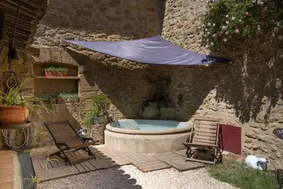 Image de Maison de village de caractère du 18ème siècle au coeur du Luberon